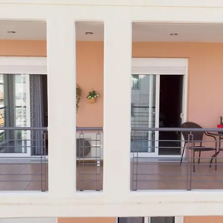 Urban Flat - Spot Volos